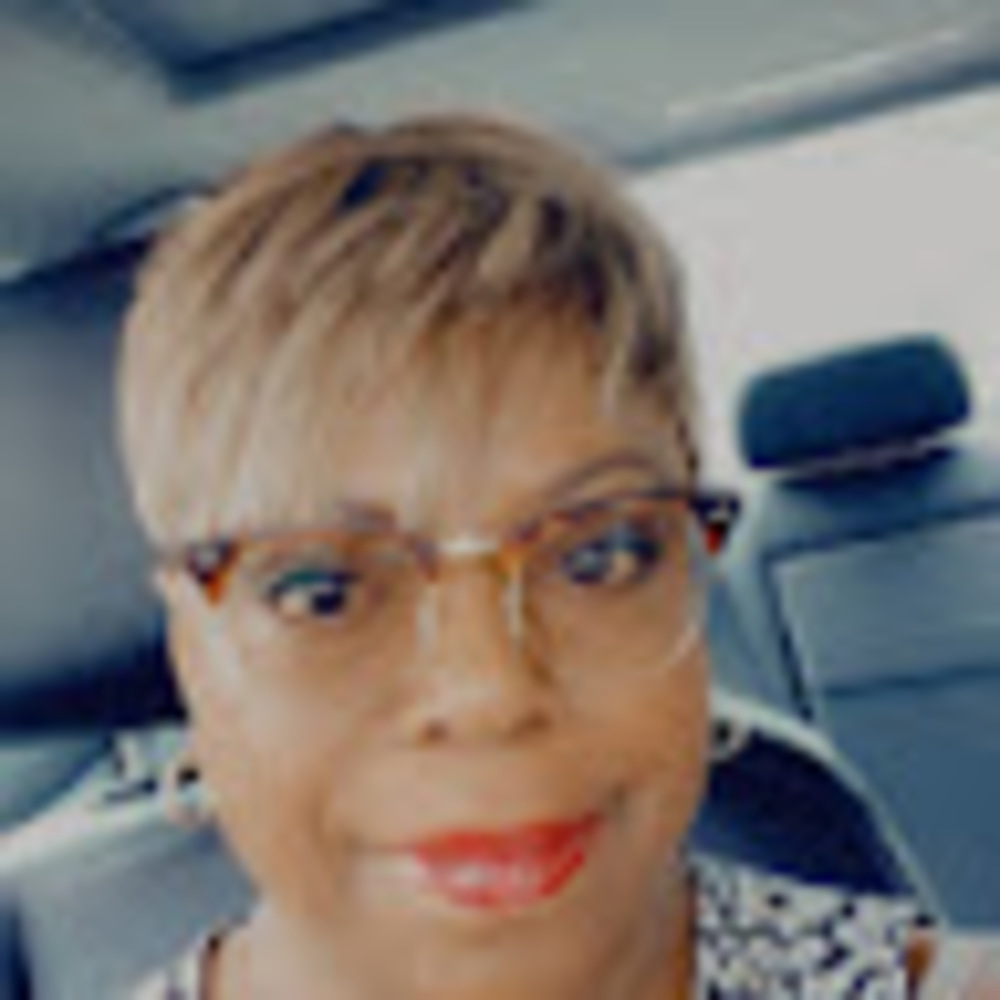 Meet your Posher, Cynthia